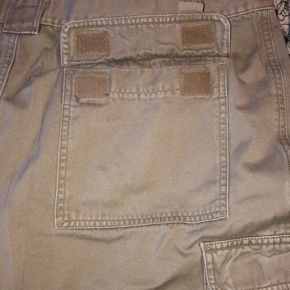 Men’s size 42 Cherokee brand cargo shorts - Picture 8 of 10